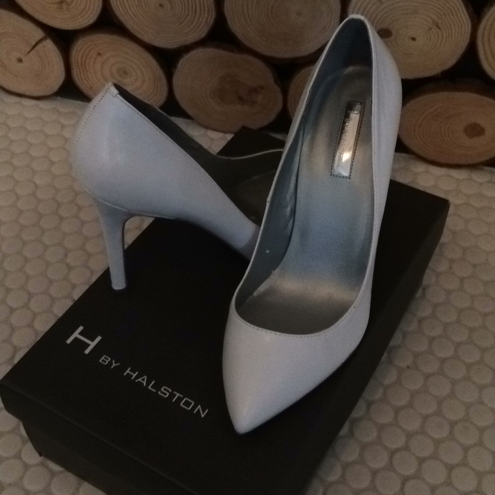 H by Halston white leather pumps